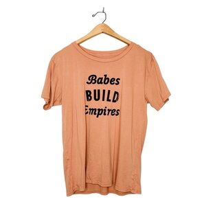 Amuse Society Women’s‎ Babes Build Empires Casual Short Sleeve Graphic T Shirt M